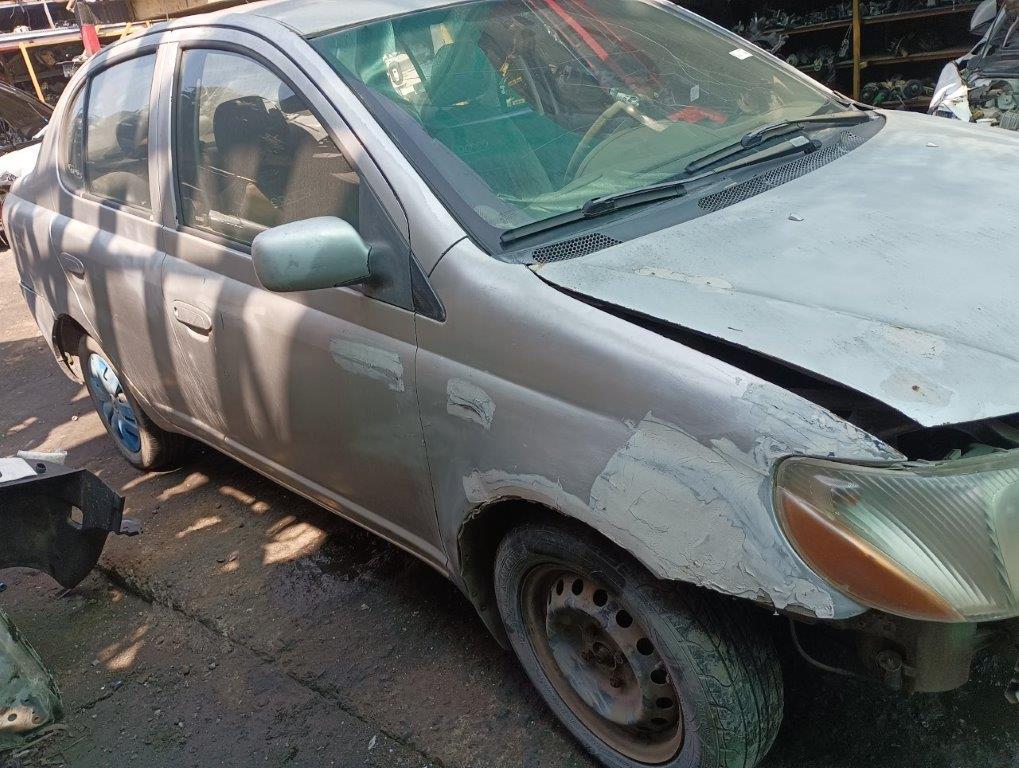  Toyota YARIS 2000    EN DESARME